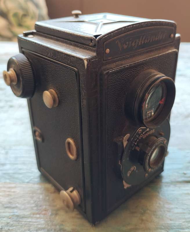 Vintage Voigtlander Twin lens Reflex (Brilliant) - 1932