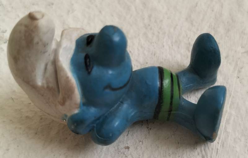 Vintage Smurf - Resting