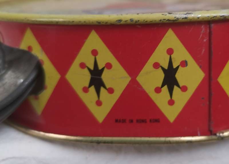 Vintage tamborine - tin toy - Made in Hong Kong