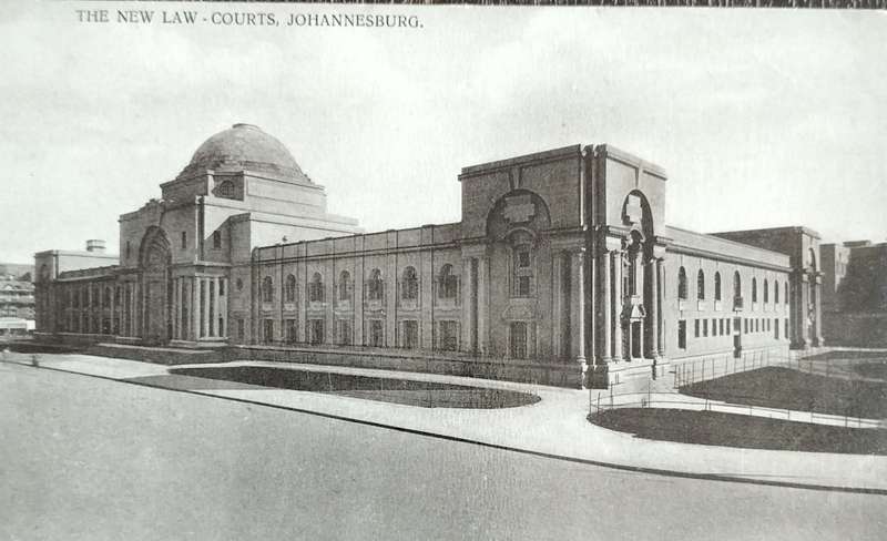 Vintage picture post card - South Africa - Johannesburg - Law Courts (unused)