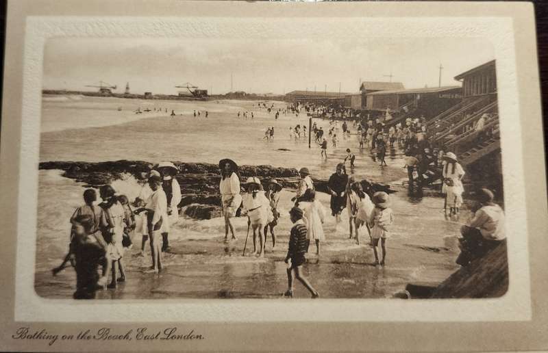 Vintage unused Picture Postcard - East London - bathing on the beach