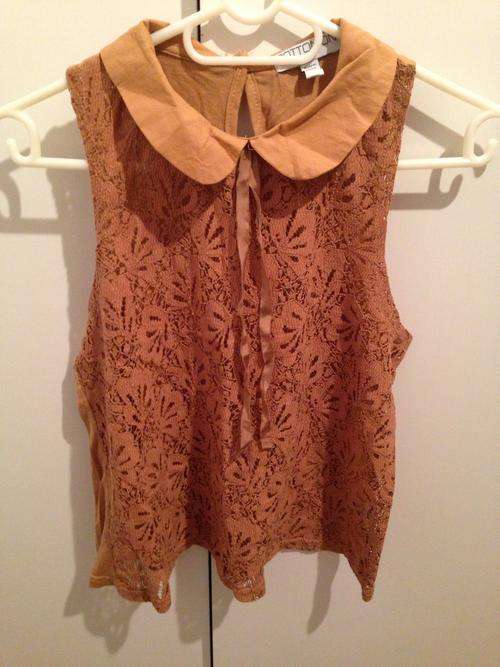 Ladies vintage look lace vest peter pan collar