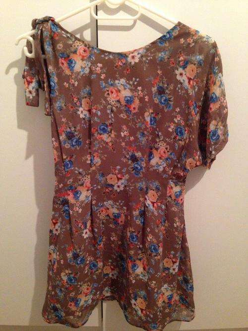 NEW Ladies beautiful floral dress