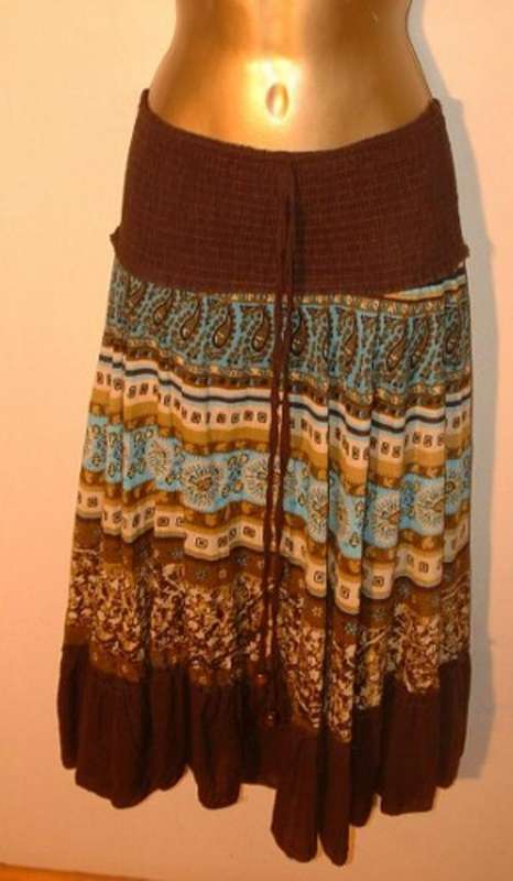 size 8 / 32  to 10 / 34 - 12 / 36 Ladiesnew  turquoise and choc skirt