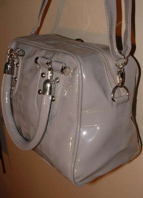Grey ladies patent handbag stunning for everyday use.