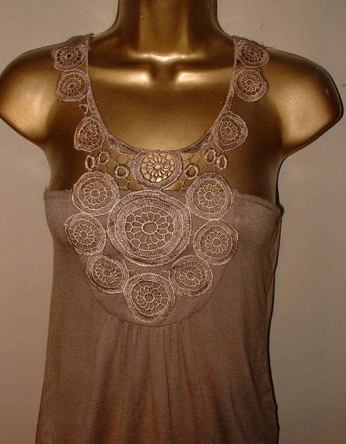 8 - 10 / 32 - 34 New ladies brown DETAILED top hangs beautifully - one only