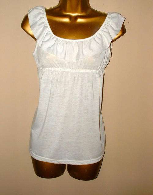 10 / 34 white ladies frill top
