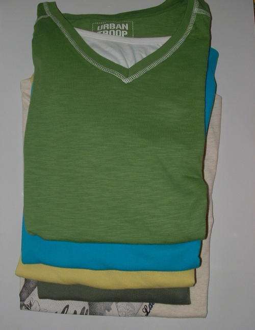 MEDIUM SIZE  mens pack of 5 t-shirt tops - buy bulk wholesale BIG SALE now on