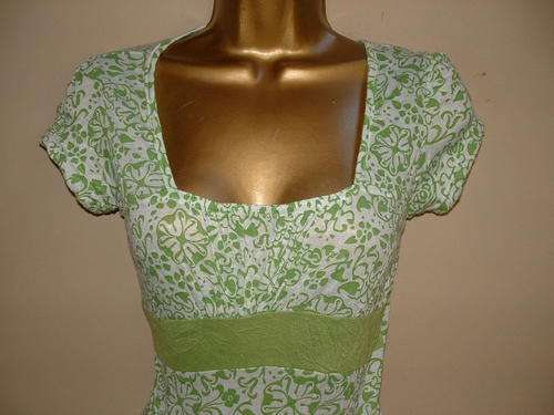 12 / 36 NEW LADIES SOFT GREEN AND WHITE T-SHIRT TOP