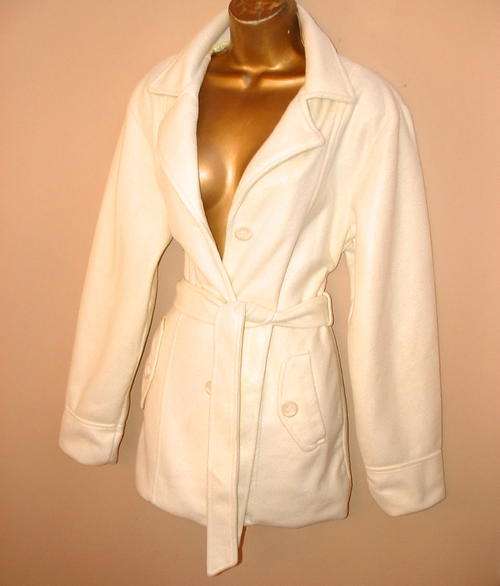 10 -12 or a 34 - 36 new creamy melton coats last few HOT ITEM. SALE WHOLESALE BARGAIN