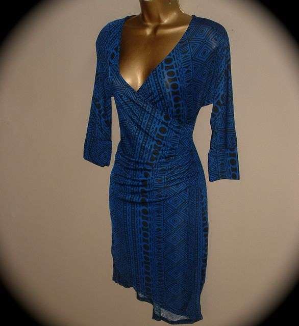 Wrap dress Blue, white or orange - medium or large - Stretchy - STUNNING MUST SEE