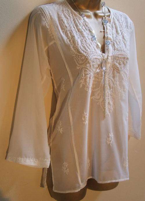 Size 12 Silky white kafatn top with embroidery - New for ladies clothing