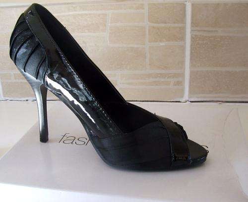 Size 5 Brand new boxed, ladies high heels / shoes / black - other styles & sizes.