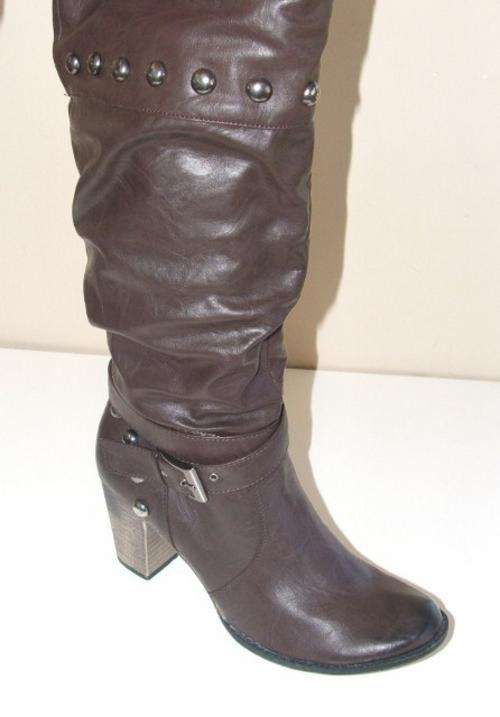 Size 8 / 41 New boxed ladies choc brown studded boots Last pairs.
