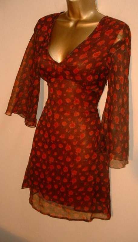 suits a size 10 - to small 12 / 34 - 36 New georgette roses tunic top HOT
