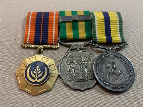 SADF 40 Year Service De Wet Decoration Medal Group