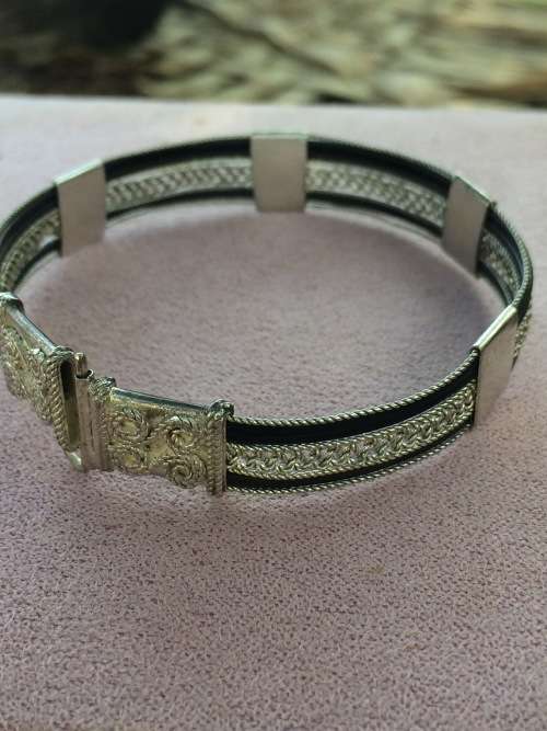 ELEPHANT HAIR BANGLE.