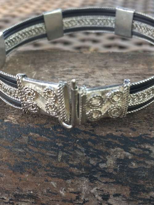 ELEPHANT HAIR BANGLE.