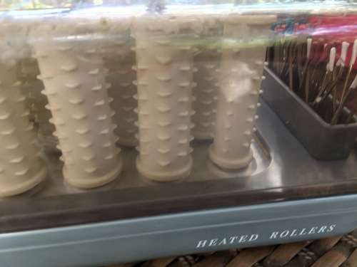 ELECTIC HEATED CURLERS/ROLLERS.