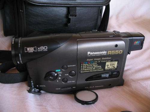 PANASONIC NV-R550 VIDEO MOVIE CAMERA FOR THE COLLECTOR
