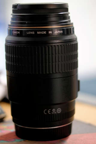 Canon Ef 100mm F2.8 USM MAKRO Excellent Lens....Excellent condition.