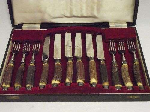 . STAG HORN HANDLE CUTLERY SET IN CANTEEN. SHEFFIELD. MINT CONDITION