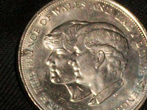COMMEMORATIVE COIN