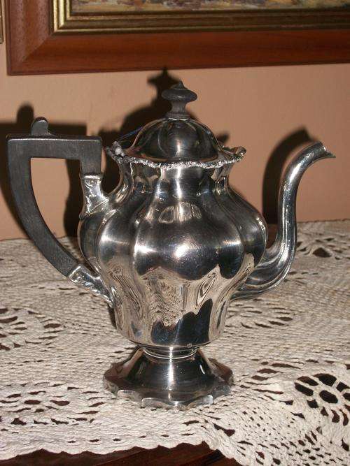 SILVER PLATED TEAPOT USA