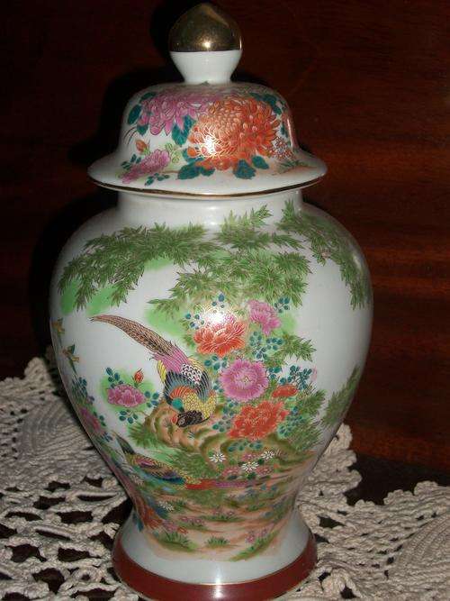 PORCELAIN GINGER JAR. SIZE; 25.5CM