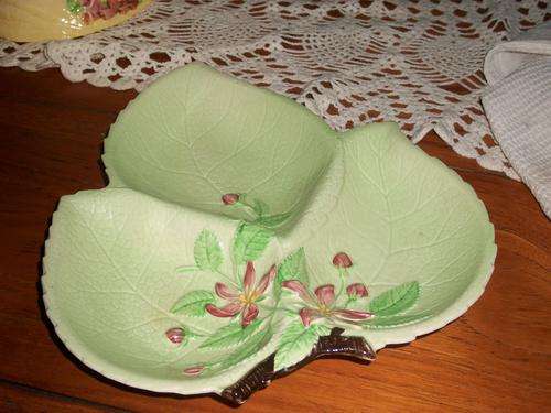 CLEARING!!!WOW!!LARGE CARLTON WARE THREE CLOVER DISH. STARTING @ R1.00!!!!!!!!!!