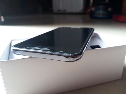 Good condition J5 samsung phone DOES NOT START UP Free delivery via POSTNET