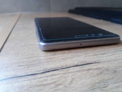 Hauwei p9 32gig dual sim. read
