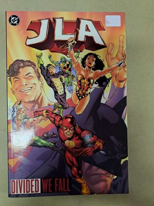 JLA - 12 Graphic Novels - Reduced price