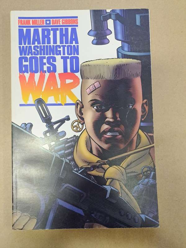 Martha Washington - Goes to War - Graphic Novel