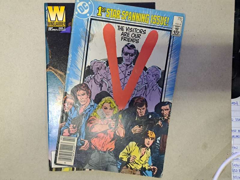V & Valeria - 2 Comics