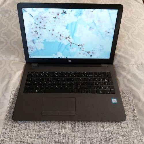 HP 250 G6 NOTEBOOK i5 7200U-GREAT CONDITION!