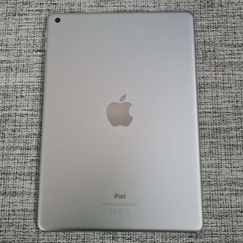 Apple iPad 6TH GEN Silver 32GB WiFi