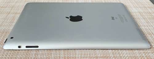 APPLE iPAD 2 SILVER 16GB WIFI-READ!