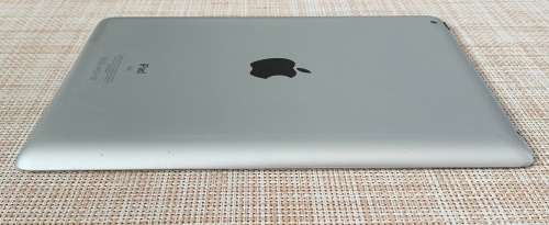 APPLE iPAD 2 SILVER 16GB WIFI-READ!