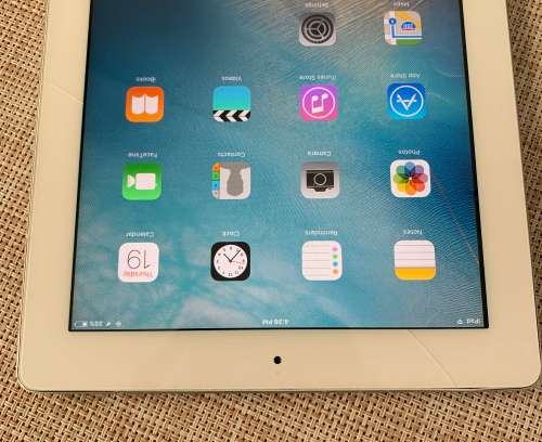 APPLE iPAD 2 SILVER 16GB WIFI-READ!