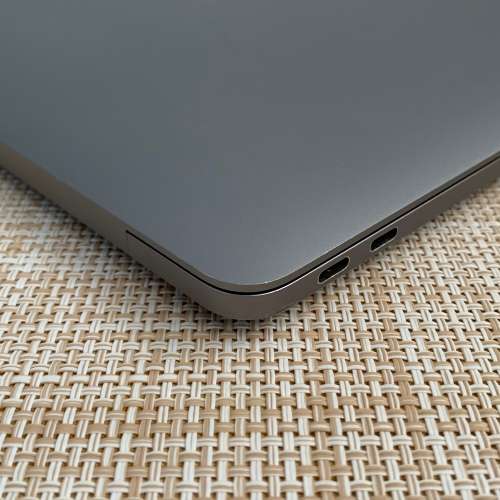 APPLE MACBOOK PRO 13.3 INCH 2017-NONE TOUCH BAR SPACE GREY i5 256/8GB (3 MONTH WARRANTY)