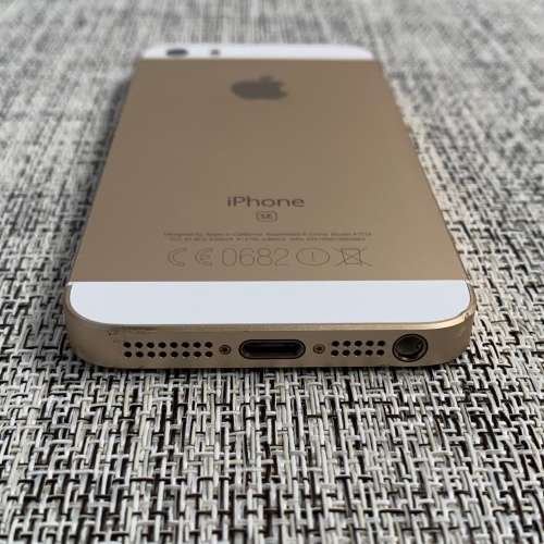 APPLE iPHONE SE GOLD 64GB (3 MONTH WARRANTY)