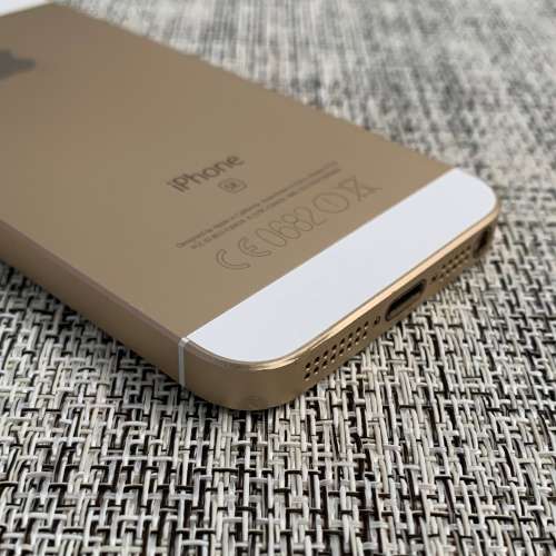 APPLE iPHONE SE GOLD 64GB (3 MONTH WARRANTY)