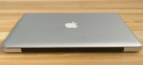 Apple MacBook Pro 13 Inch 2010 Intel Core 2 Duo 2.4 GHz 256GB SSD/4GB RAM - READ !