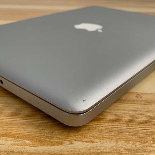 Apple MacBook Pro 13 Inch 2010 Intel Core 2 Duo 2.4 GHz 256GB SSD/4GB RAM - READ !