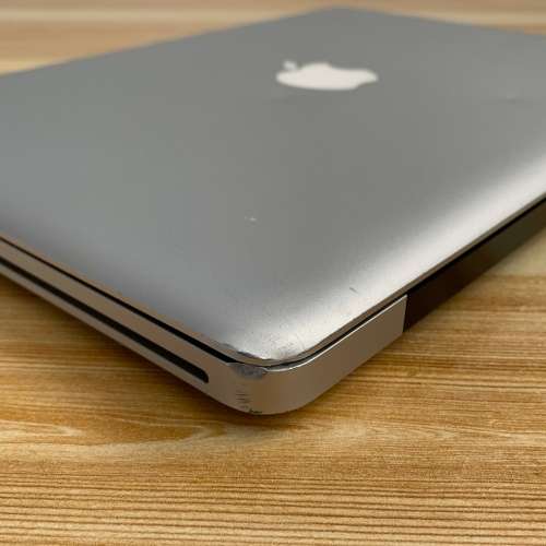 Apple MacBook Pro 13 Inch 2010 Intel Core 2 Duo 2.4 GHz 256GB SSD/4GB RAM - READ !