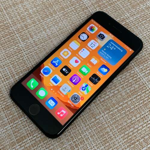 Apple iPhone 7 JetBlack 128GB (1 Month Warranty)