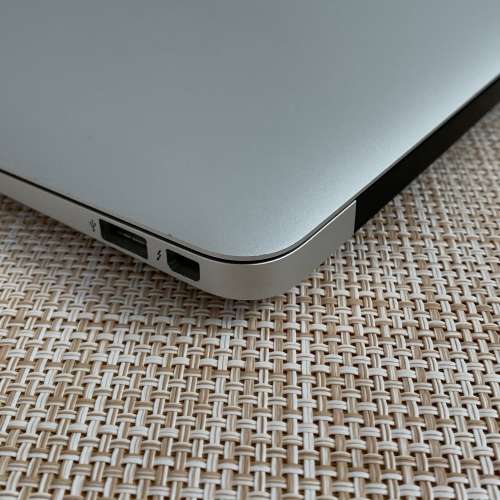 Apple MacBook Air 11 Inch Early 2015 Intel Core i5 128GB SSD/4GB RAM (3 Month Warranty)