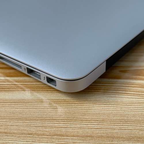 Apple MacBook Air 13 Inch Early 2014 Intel Core i5 128GB SSD/4GB RAM (3 Month Warranty)