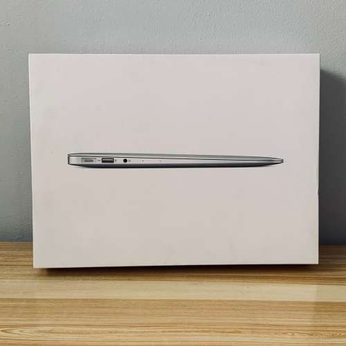Apple MacBook Air 13 Inch Early 2014 Intel Core i5 128GB SSD/4GB RAM (3 Month Warranty)